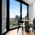 Modern Apt 100M Fr Parkland W Pool, Gym And Wi-Fi