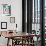Light-Filled Artistic Retreat