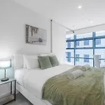 Experience The Heartbeat Of Melbourne Cbd 1Br