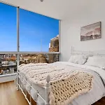 Awesome Melbourne Family Haven With Rooftop Pool