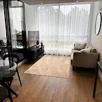 Brunswick Apartment With Car Park