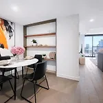 1Br Elegant Urban Luxe Apartment In Carlton