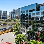 Luxury Mansion Of Elegance - Southbank Crown Gem