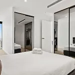 Panoramic View Two Bedrooms At Collins House