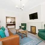 Stylish Apartment, Malvern East