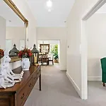 Stylish Apartment, Malvern East