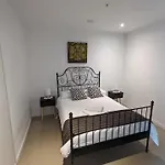 2Br City Centre Views & Netflix