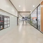Sleek City Stay With Stunning Views & Pool Access