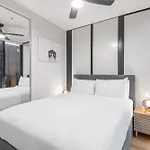 Sleek City Stay With Stunning Views & Pool Access