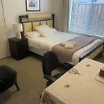Melbourne Lakes Warm House