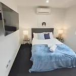 Luxury Beachside Townhouse - Walk To Beach - Private Rooftop Terrace