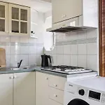 East Melbourne Apartment Walking Distance To Mcg