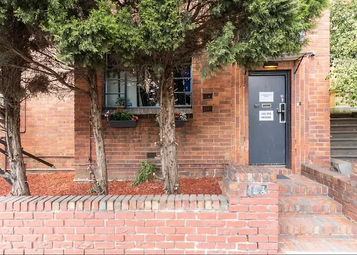 Richmond Private Rooms - 151 Hoddle Homestay