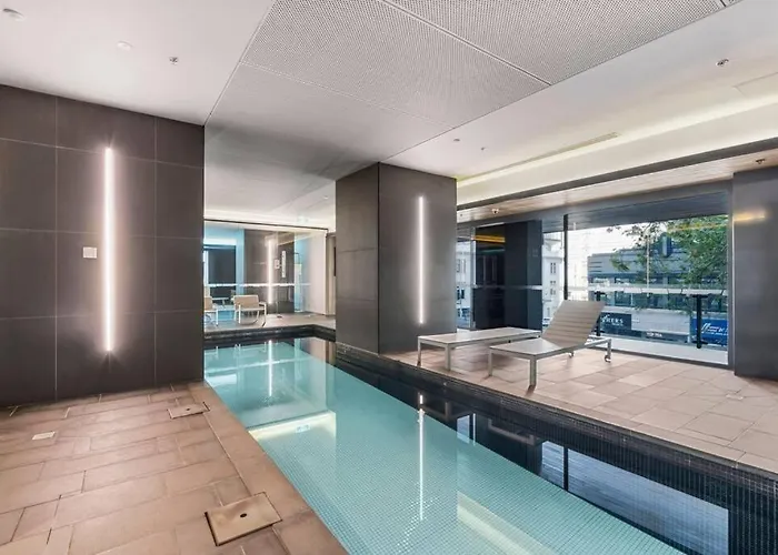 Contemporary 2-Bed Apartment In Melbourne Cbd