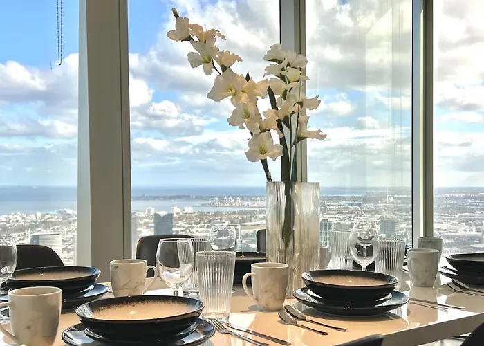Exclusive 3B2B Apartments At Wsp