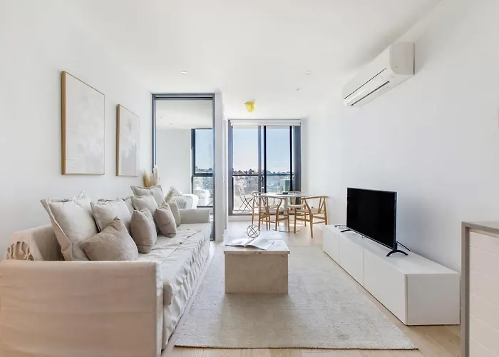 Perched On Parkville - A Minimalist Retreat With Pool