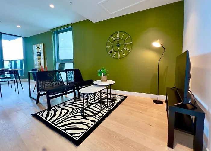 1 Brm, Sea View, Newly Renovated, Next To Crown