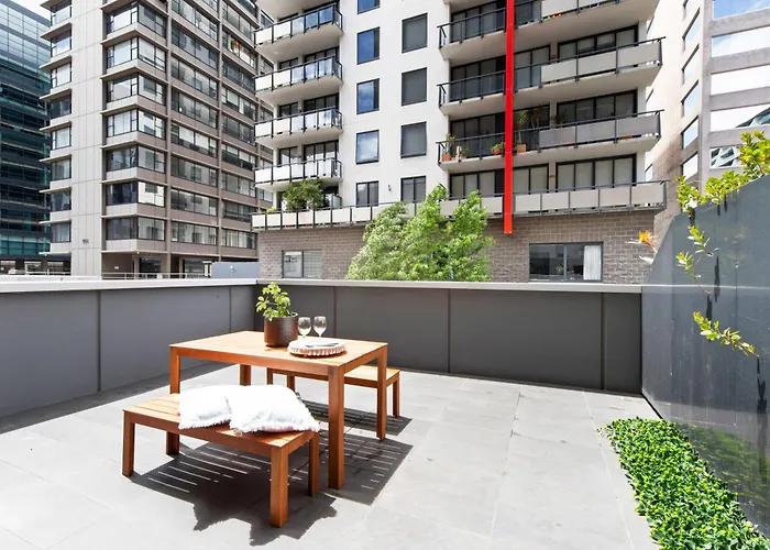 A Chic Apt With A Large Balcony Next To Grand Prix