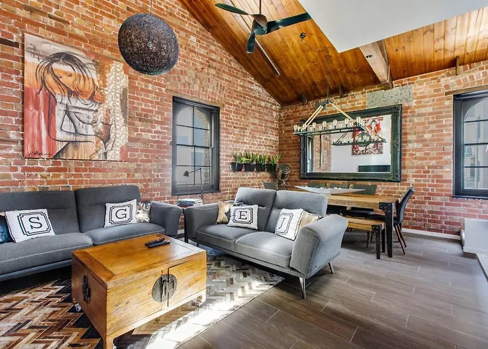 Ultra-Chic Top Floor New York Style Loft Apartment