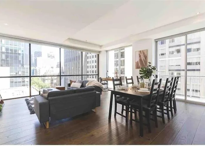 Bright City Views Melbourne Central Penthouse On Collins