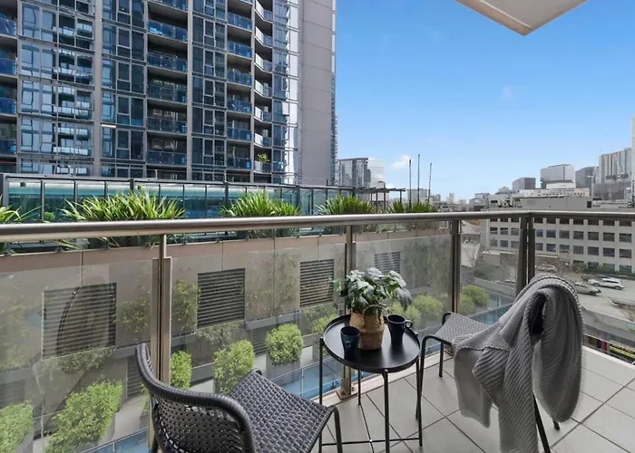 A Large 2Br Apt Near Crown Sleeps 8 Free Parking