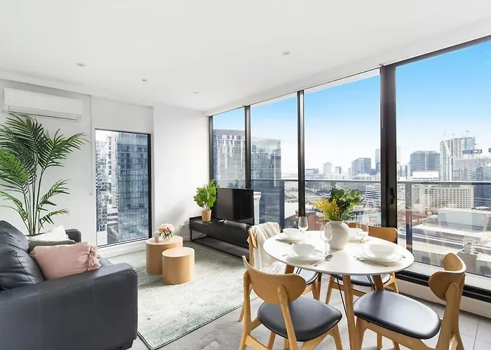 An Amazing 2Br Apt With City Views In Southbank
