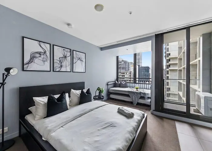 Lovely Studio City Views Next To Southern Cross