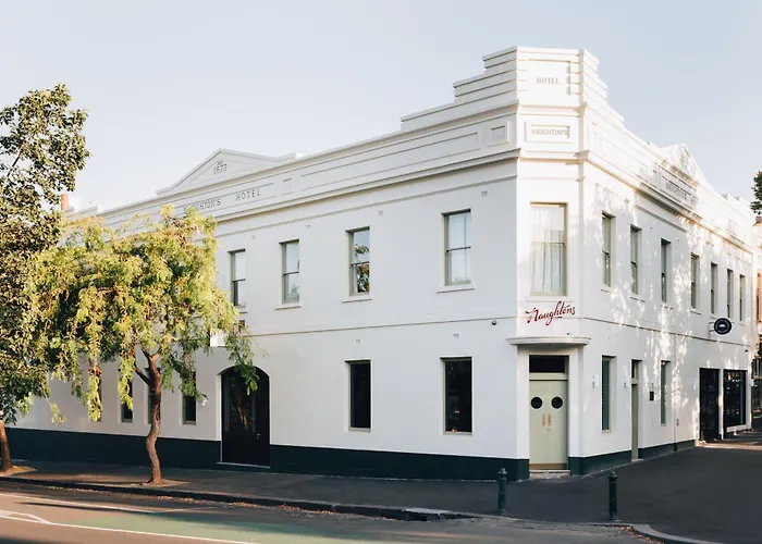 Naughtons Hotel