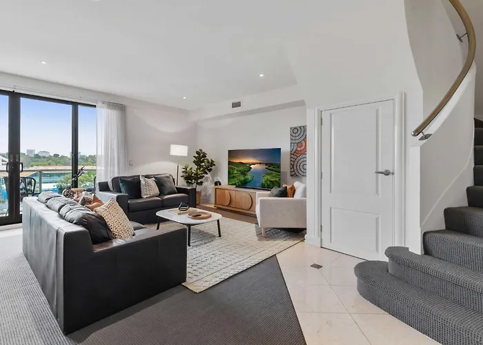 Spacious 3-Bed Apartment By The Mcg