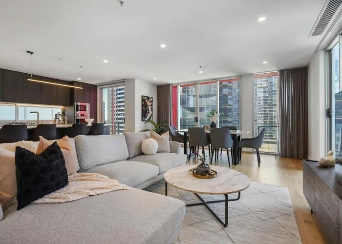 Exquisite Sky Home In Southbank