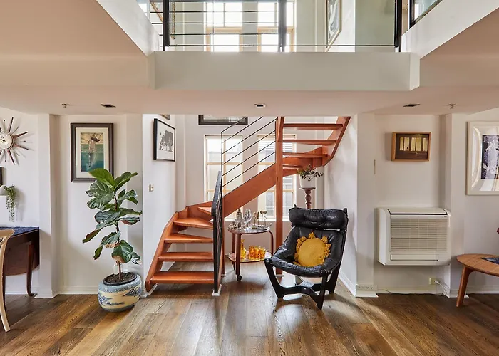 Deco Loft On Russell Street