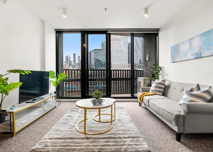 Cozy 1 Bedroom Apartment At Marvel Stadium With Rooftop Pool And Gym