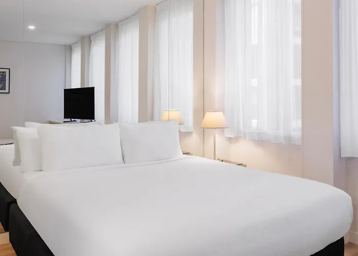 Oaks Melbourne On Collins Suites