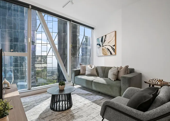 Modern And Stylish Apt In Best Location W Pool And Gym