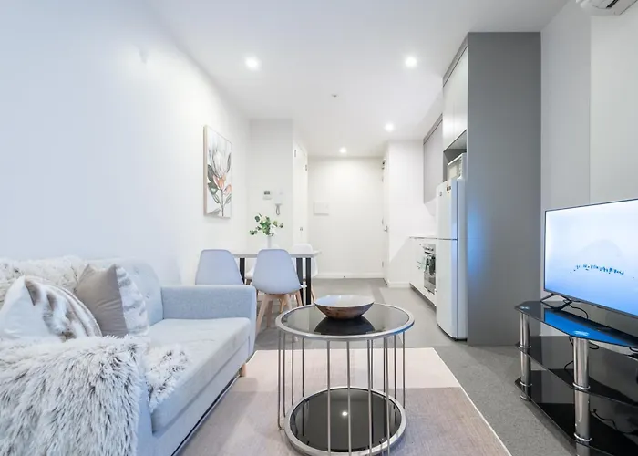 Experience The Heartbeat Of Melbourne Cbd 1Br