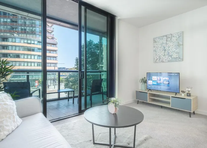 Immaculate 1Br Apt In Docklands Pool Free Parking