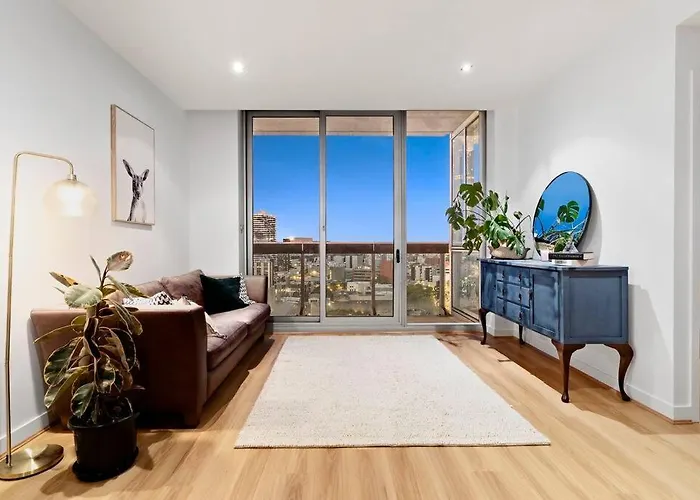 Awesome Melbourne Family Haven With Rooftop Pool