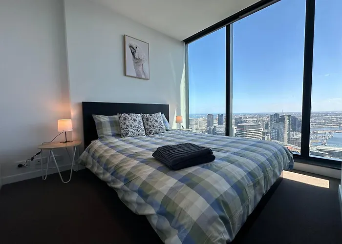 Top-Floor Luxury 1B1B Apt L44 With Spectacular City Views