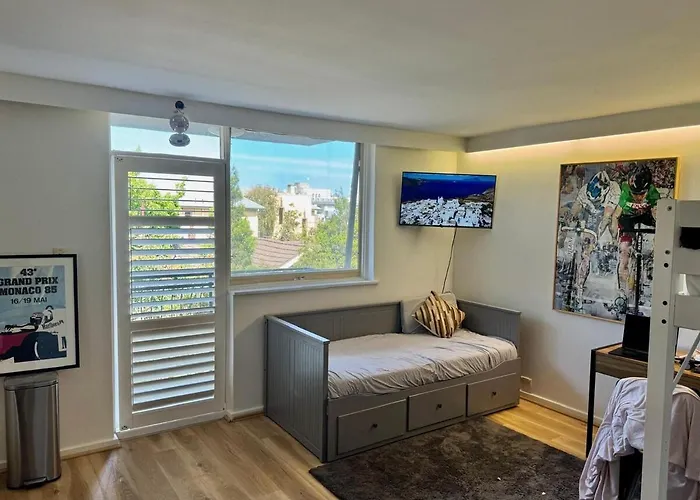 Beach-Chic Studio With Rooftop In Heart Of St Kilda