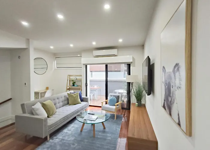Luxury Beachside Townhouse - Walk To Beach - Private Rooftop Terrace