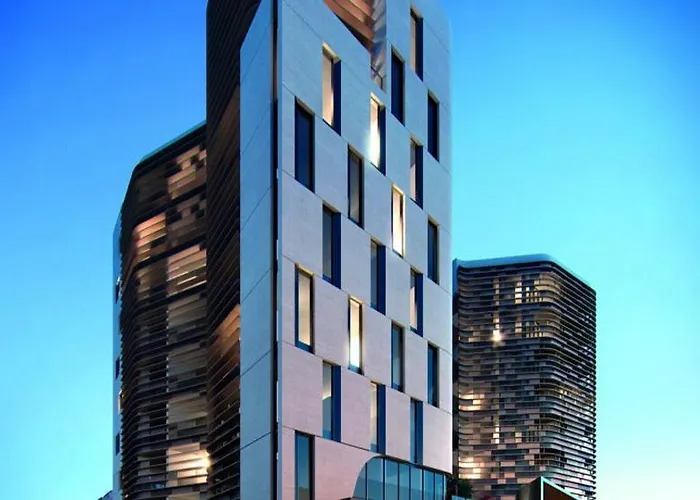 Akom Prahran