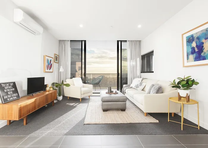 Ascent Apartment With Ocean Views By Ready Set Host
