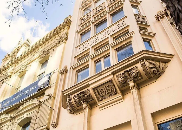Hotel Collins