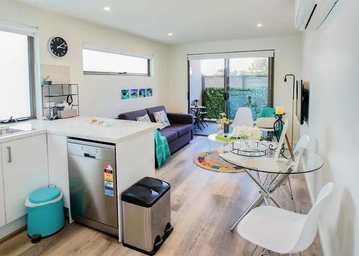 U101 Brunswick Living First Floor Balcony Close To Apt And Cbd Free Wifi Tram At Doorstep