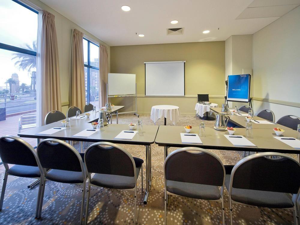 Novotel St Kilda 4*