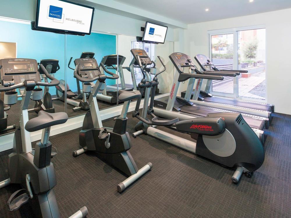 Novotel St Kilda Hotel 4*