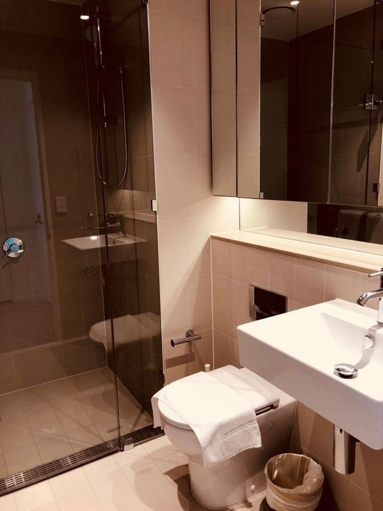 Winston 4* Melbourne