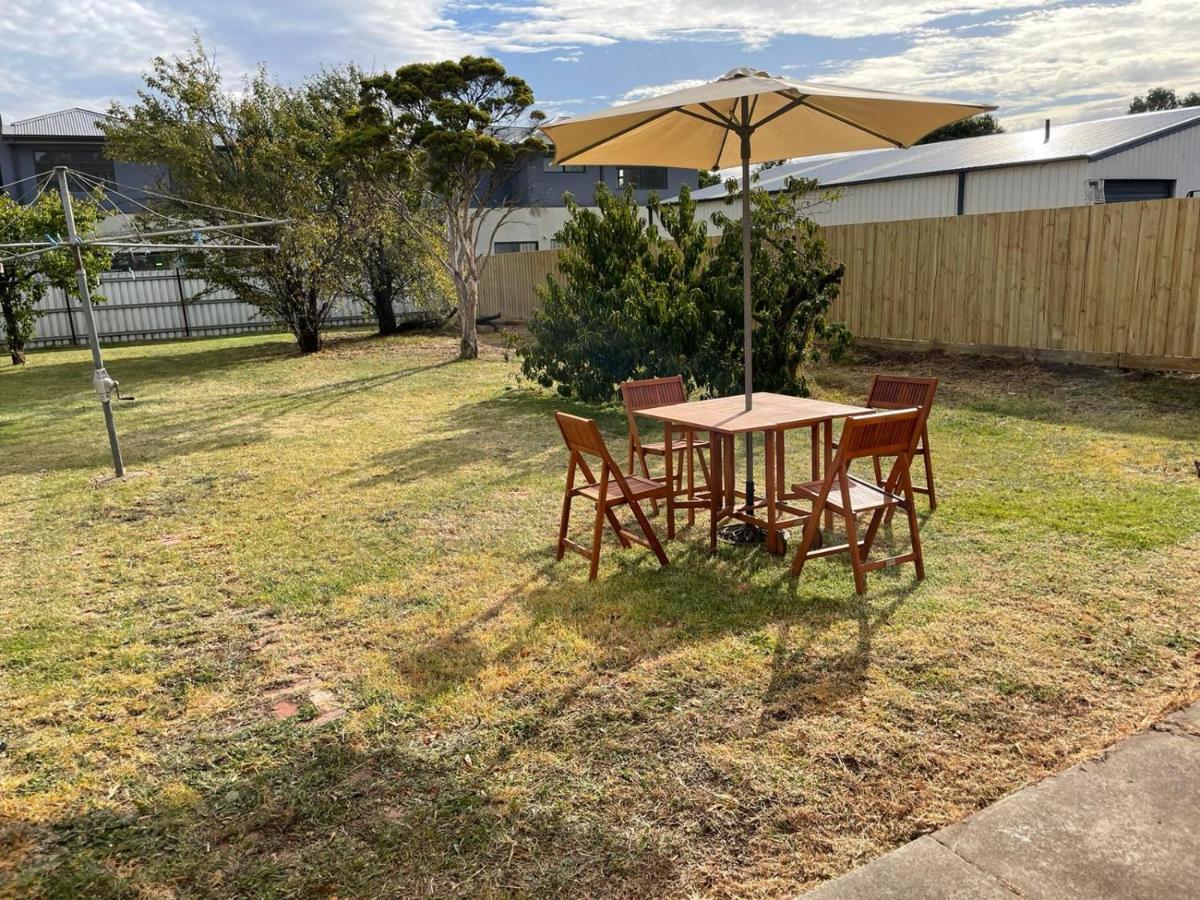 3 Bedroom Family House Close To Airport Casa de férias Melbourne