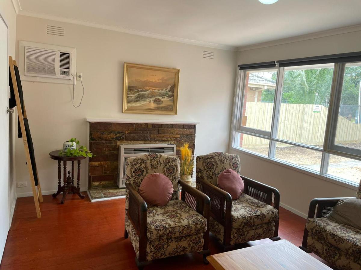 Casa de férias 3 Bedroom Family House Close To Airport