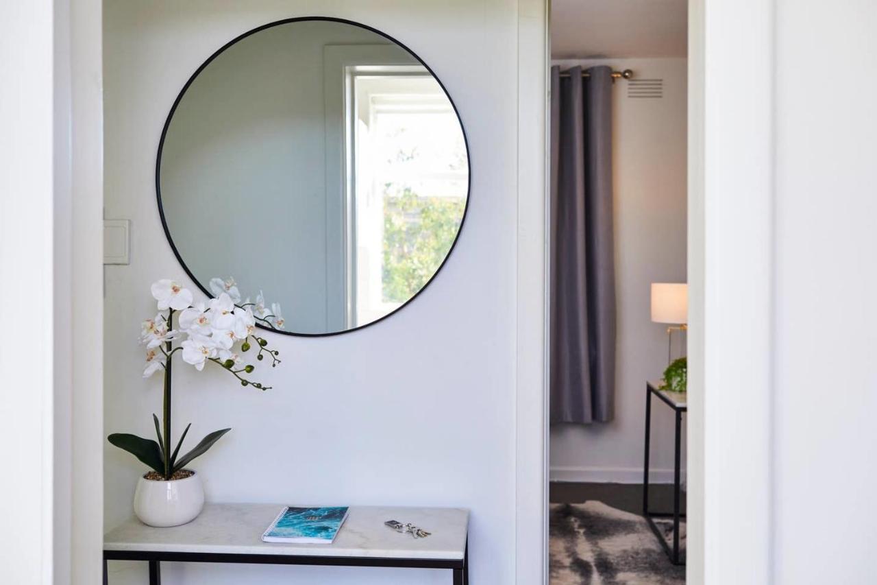 Apartment 1 Bedroom Apt With Parking Stroll To Elwood Melbourne